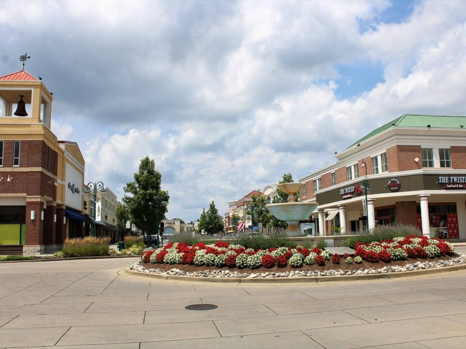 1920px Bowie Town Center 01